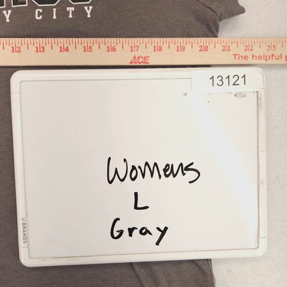 Under Armour Chicago The Windy City Short Sleeve Shirt Womens Size Large L Gray - Picture 7 of 9